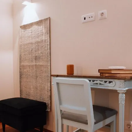 Homestay Rota - Opo Airport House
