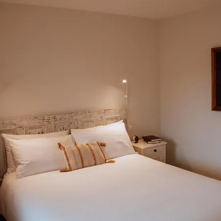 Rota - Opo Airport House Homestay